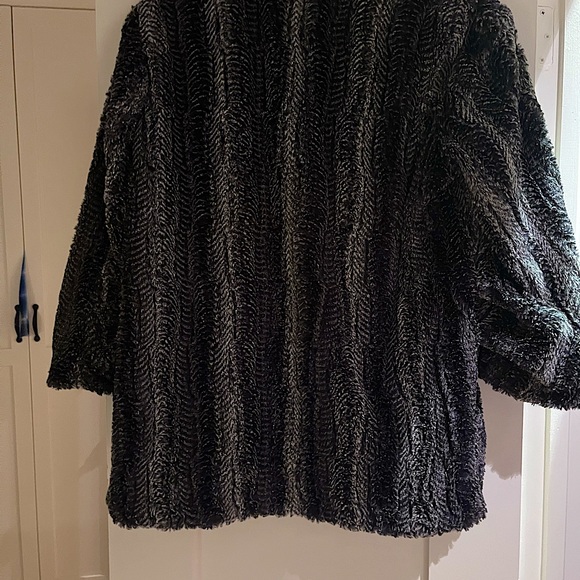 Ella Moss Small cropped super soft 3/4 sleeve grey jacket - Picture 3 of 4